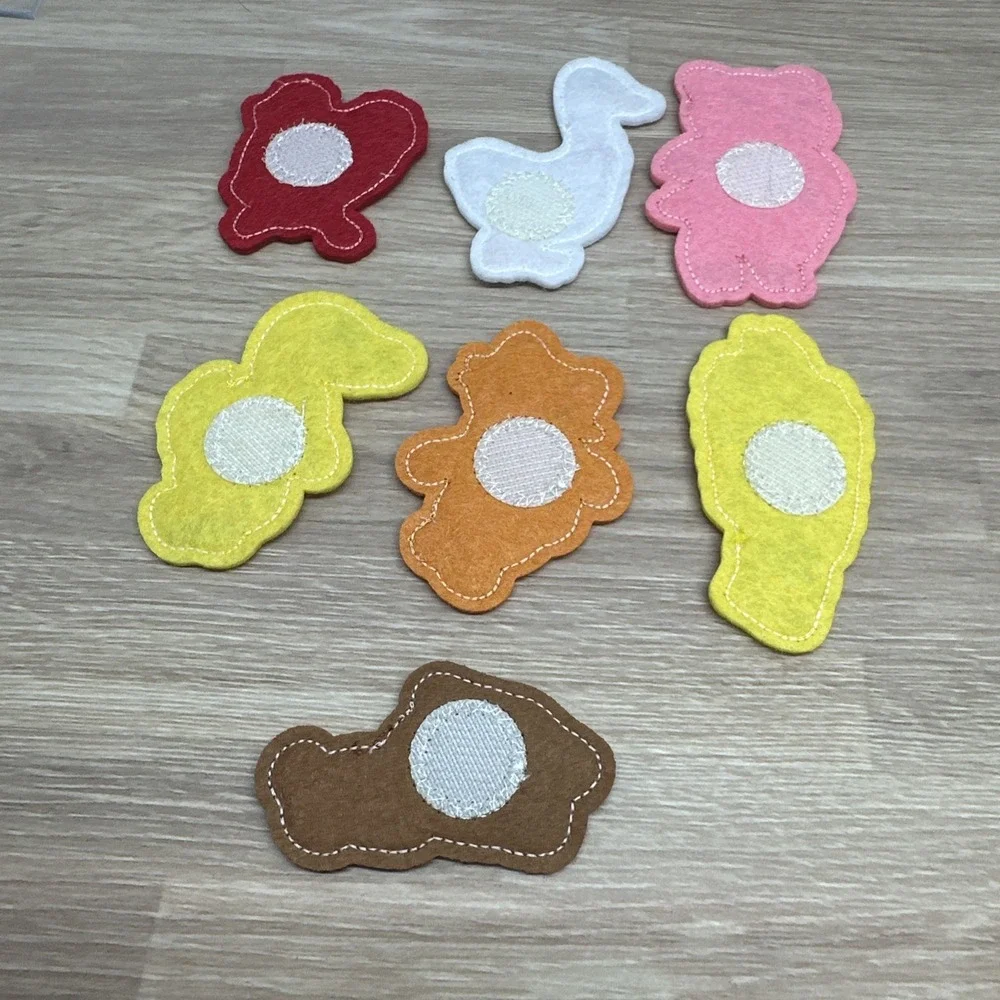 Little‎ Red Hen - Story Telling Glove Puppets Lakeshore Puppets (7 Pieces)